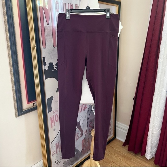 Victoria's Secret Essential High-Rise Pocket Merlot/ Dark Purplish Red Leggings - Picture 12 of 12